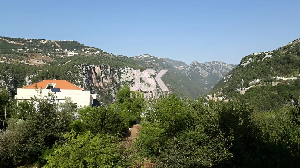 Villa for Sale in Yahchouch, Lebanon - 3 bed, 3 bath