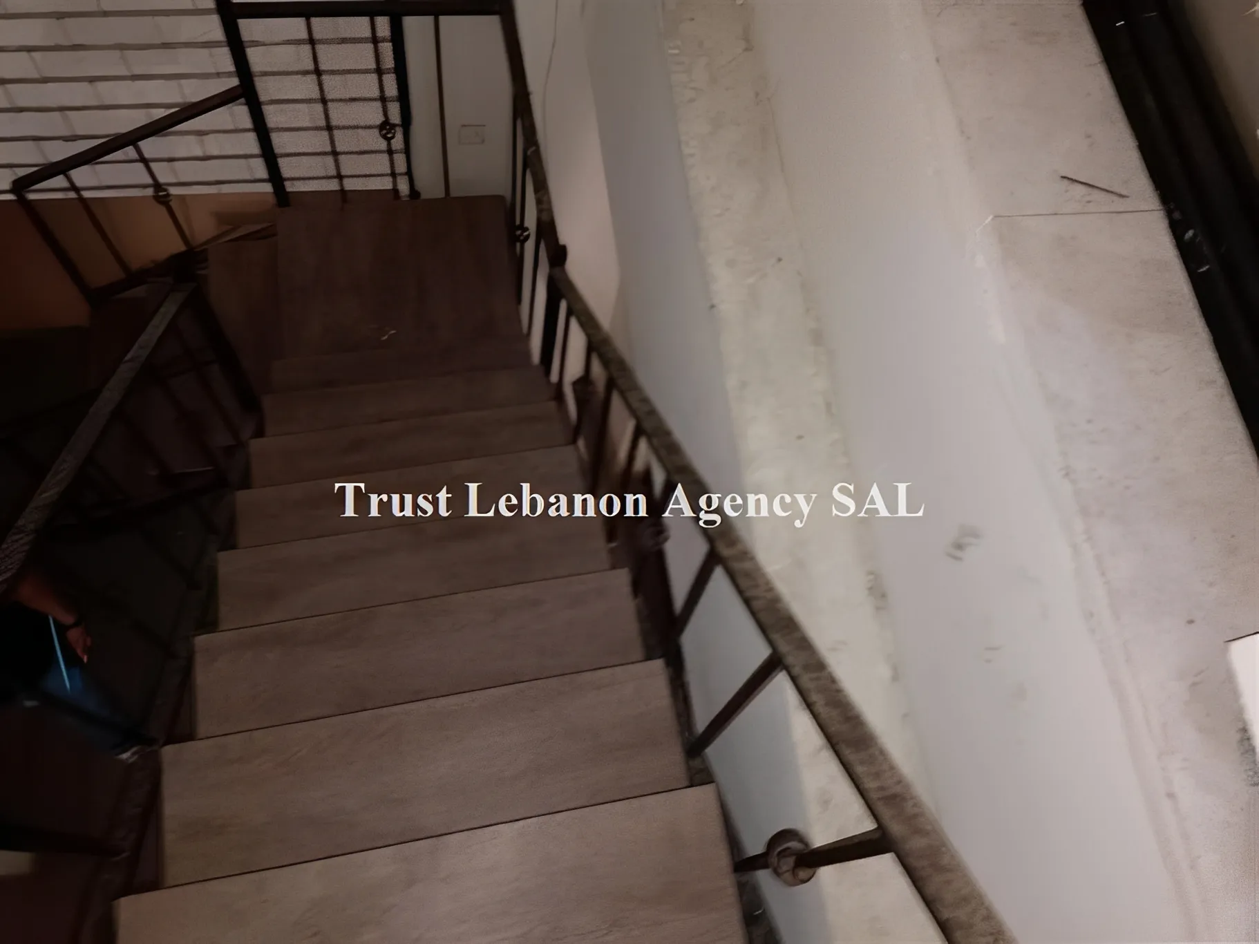 Shop for rent in Beirut, Sanayeh