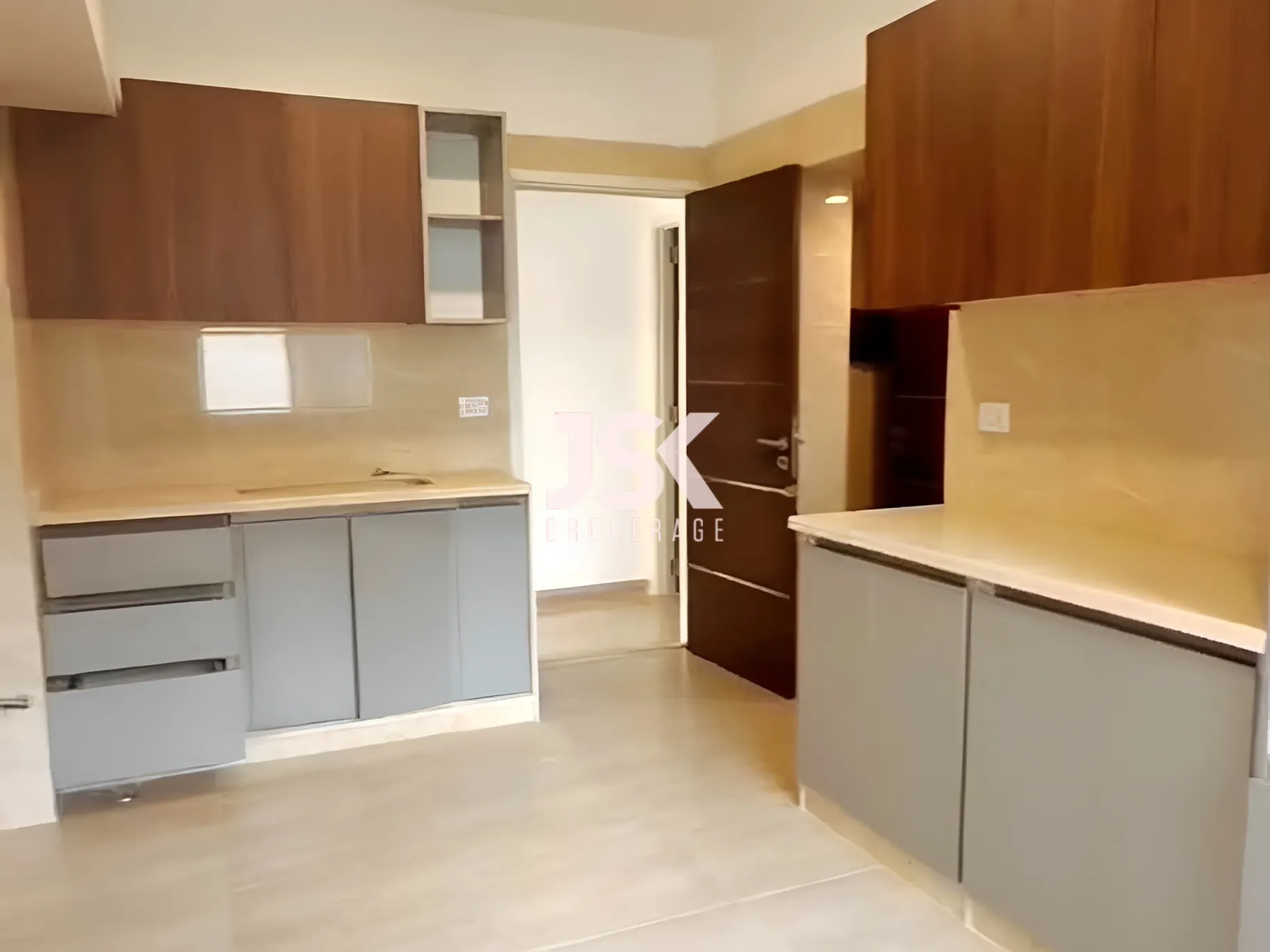Apartment for Sale in Adma w Dafnah - 3 bed, 4 bath