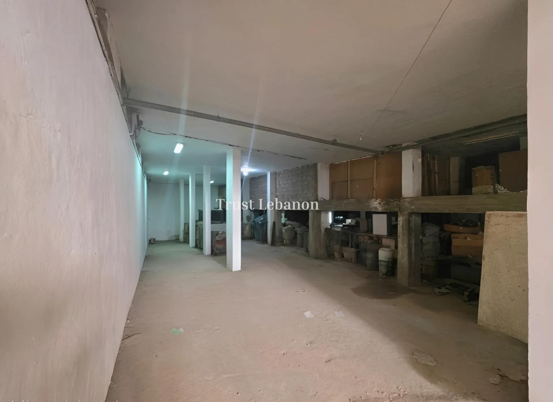 Warehouse for rent in Sad El Baouchriyeh, Lebanon