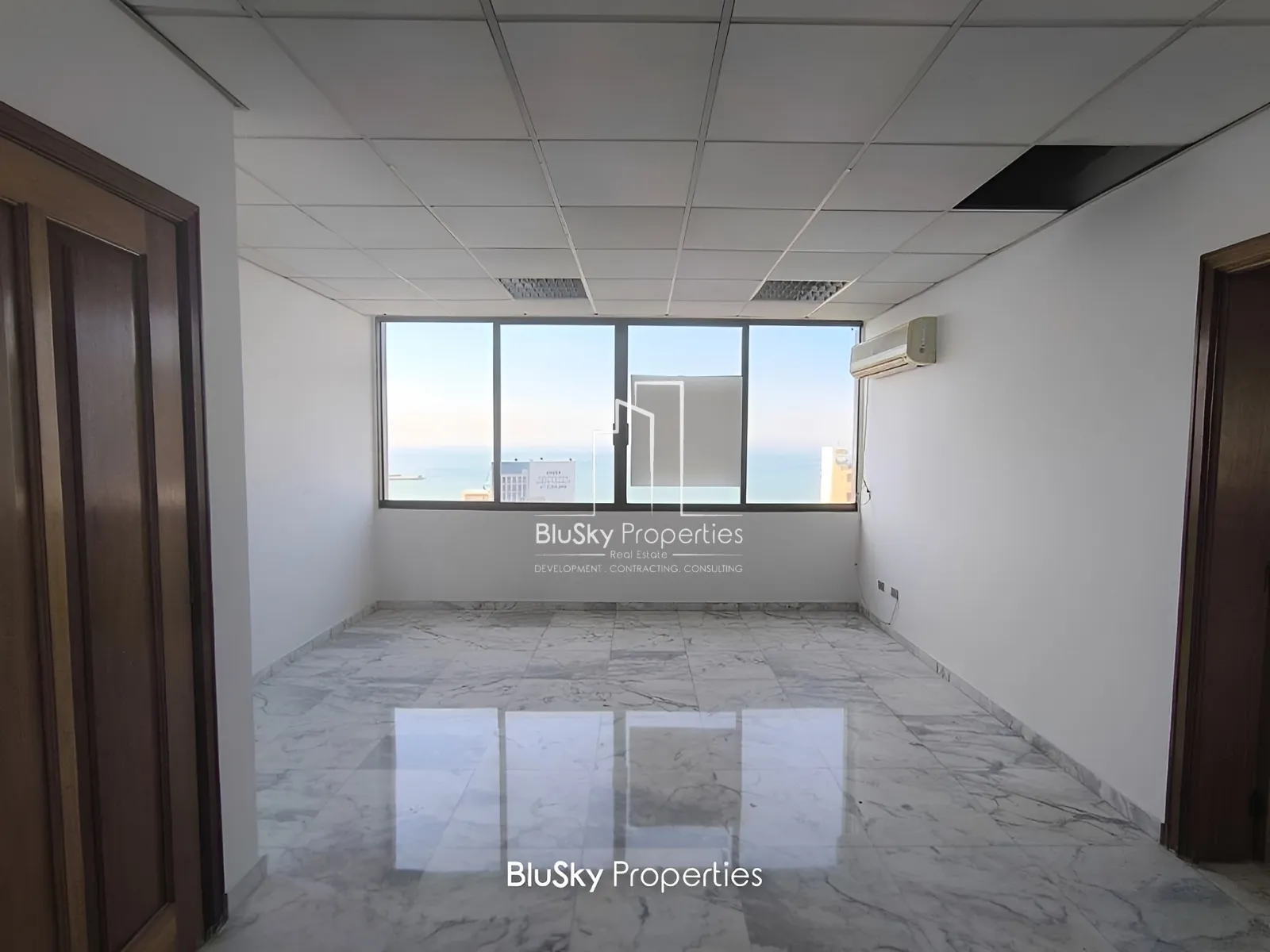 Office for sale in Zalka