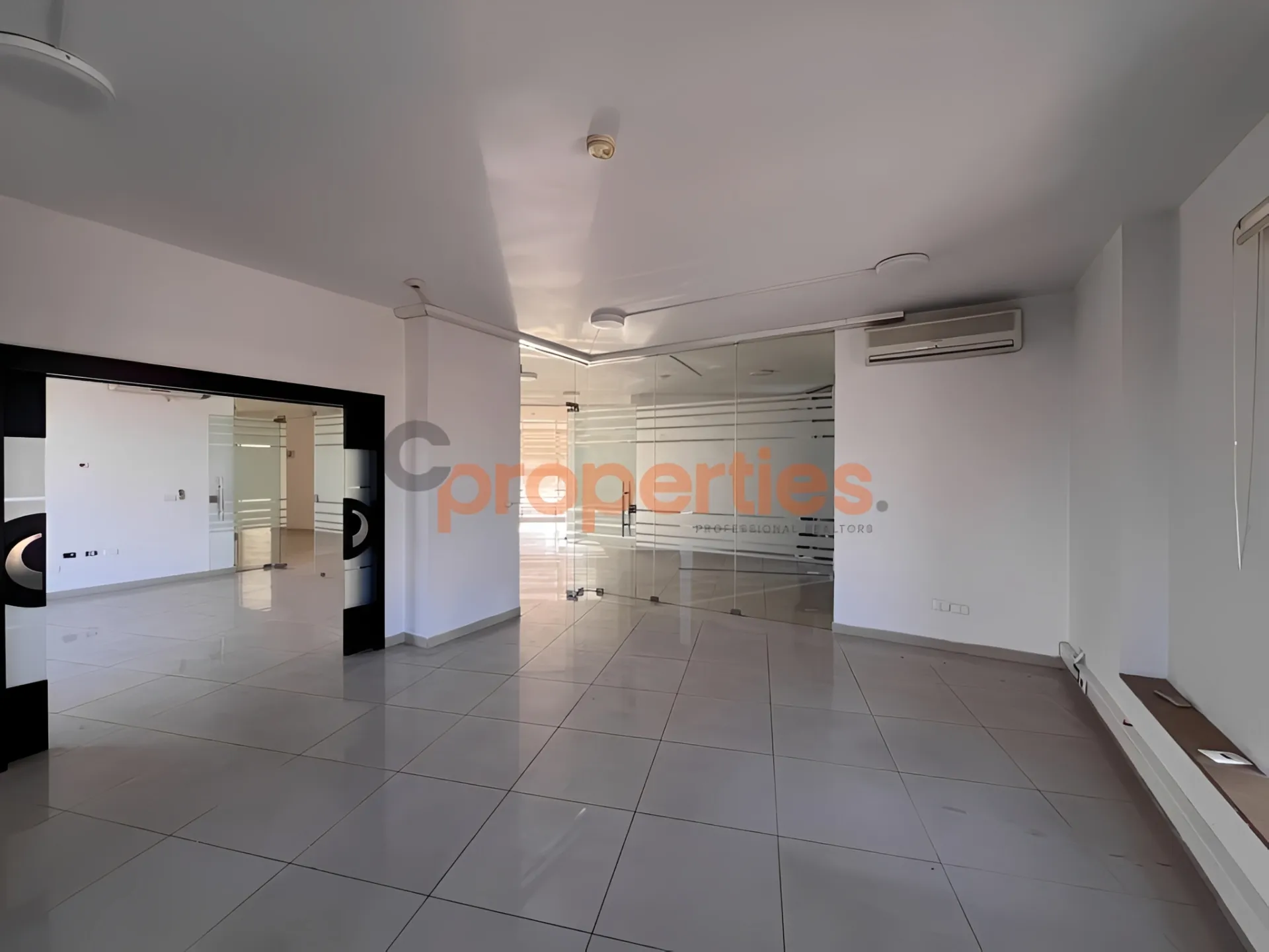 Office for rent in Dekwaneh