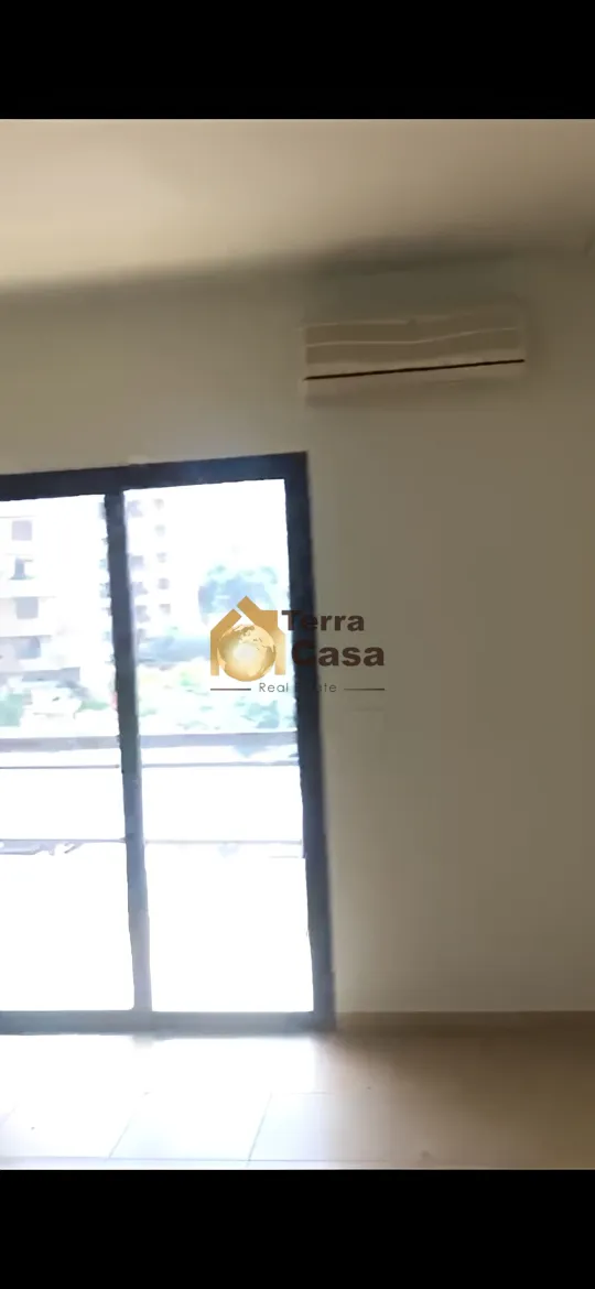 Office for rent in Jdeideh