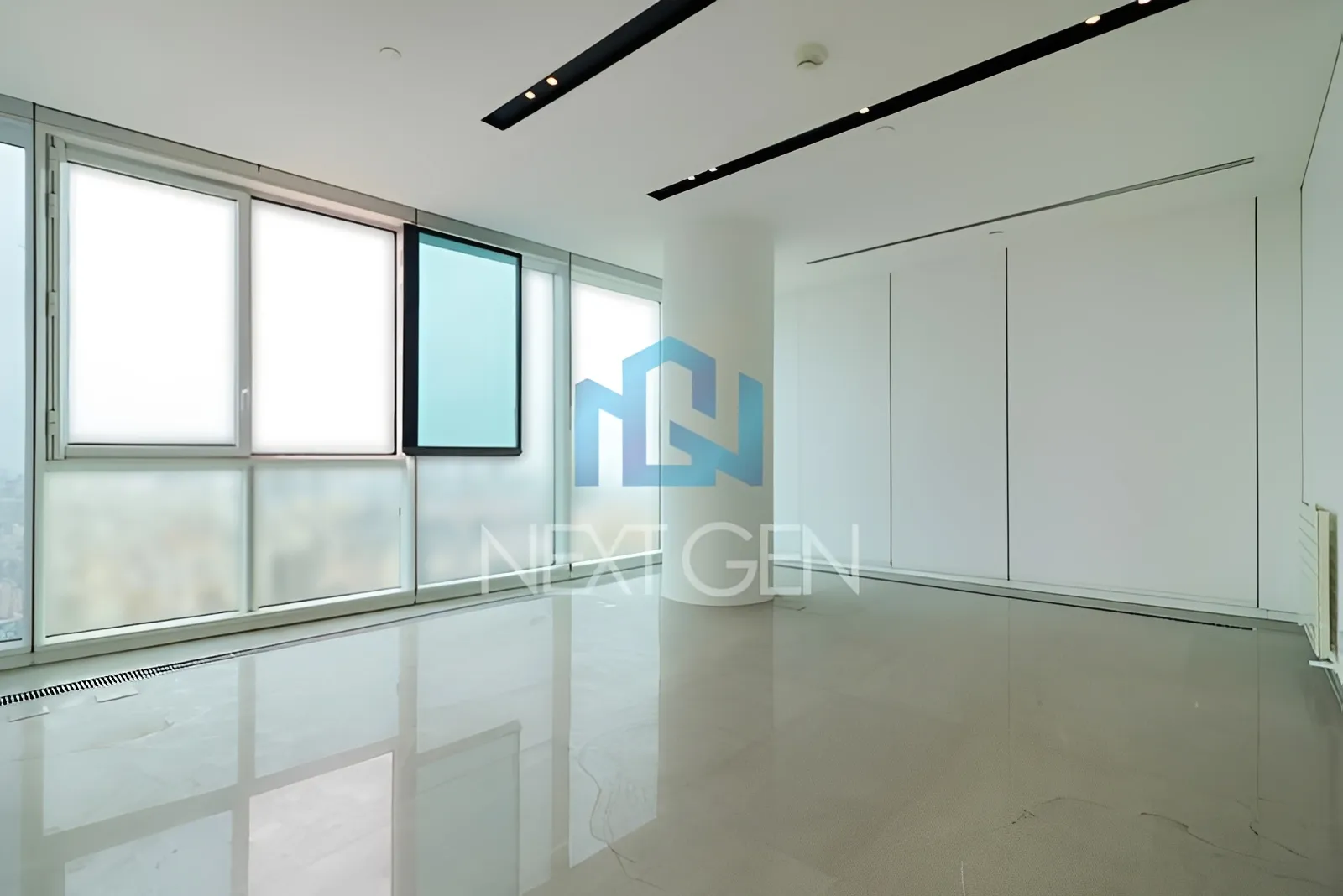 Apartment for Sale in Achrafieh - 3 bed, 5 bath