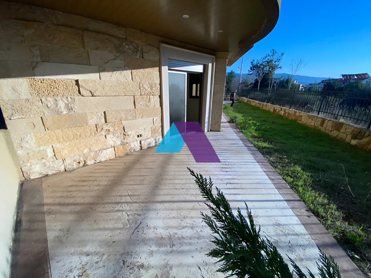 Apartment for Sale in Ballouneh