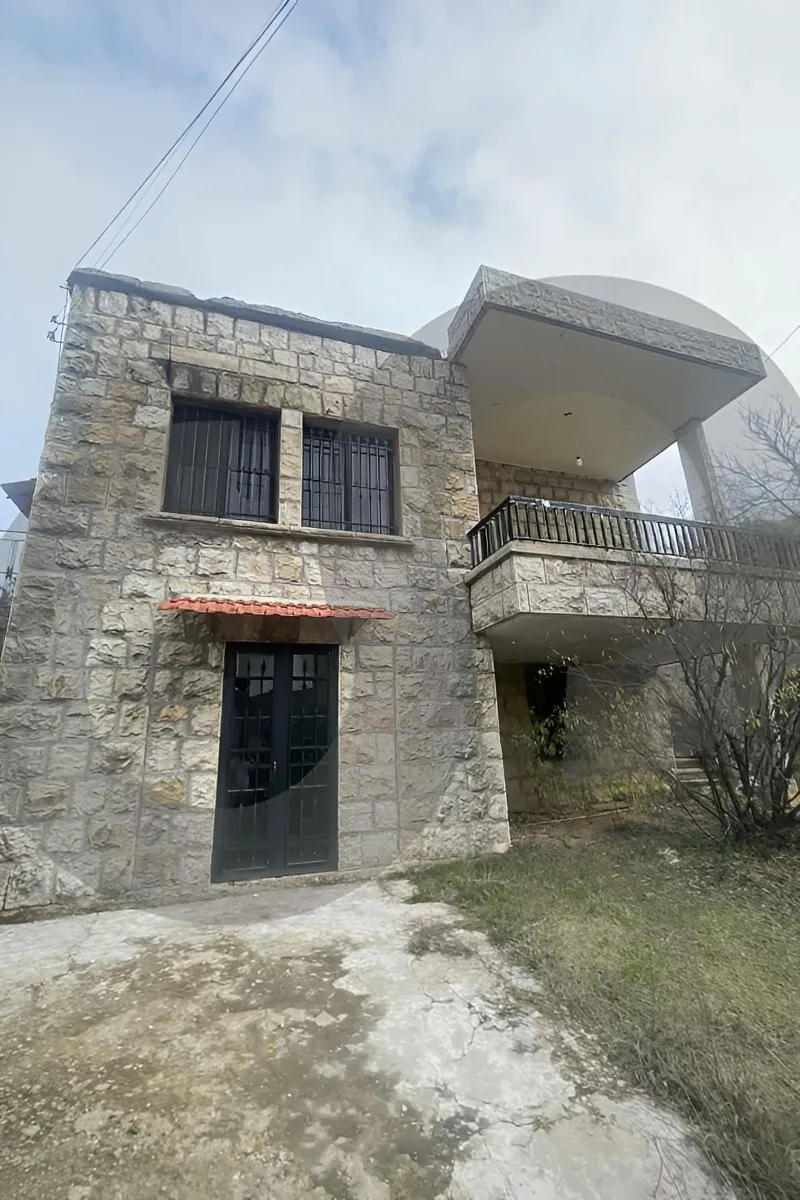 Apartment for Sale in Saoufar, Lebanon - 4 bed, 3 bath