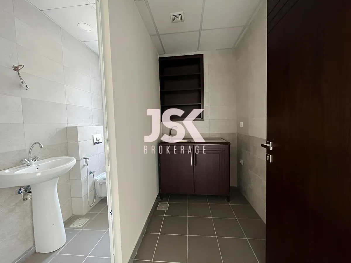 Office for rent in Adlieh, Lebanon