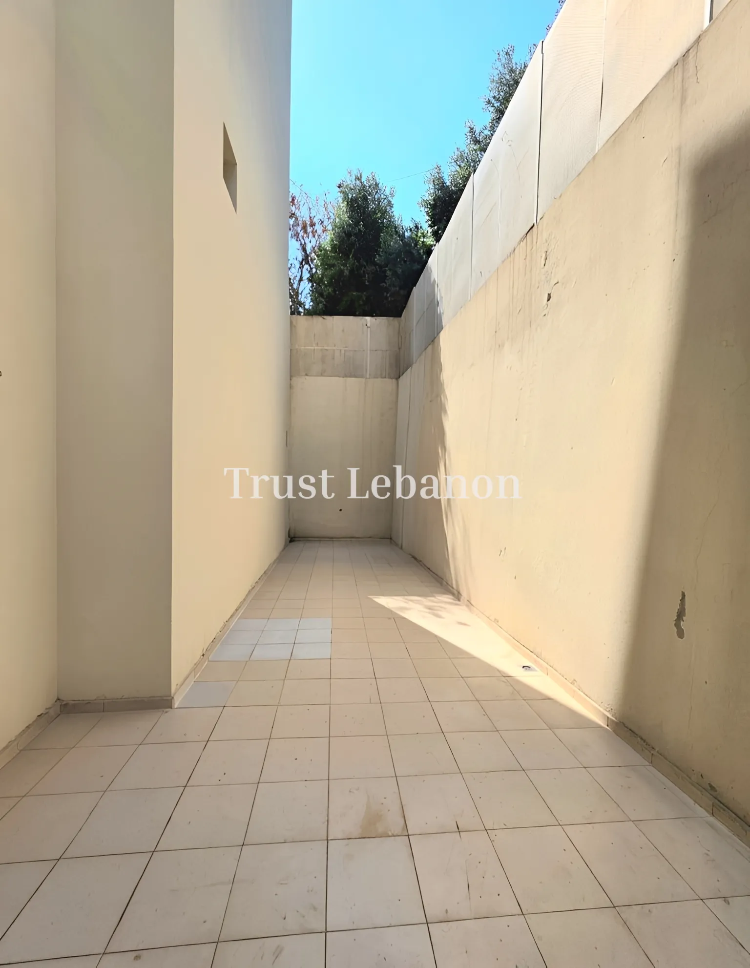 Shop for rent in Hazmieh, Lebanon