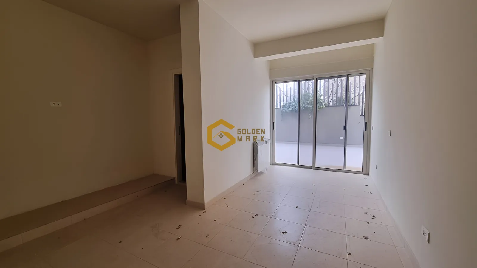 Apartment for Sale in Ain Aar - 3 bed, 5 bath