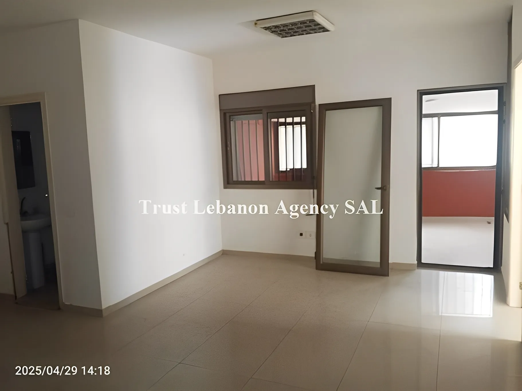 Office for rent in Baabda, Hazmieh