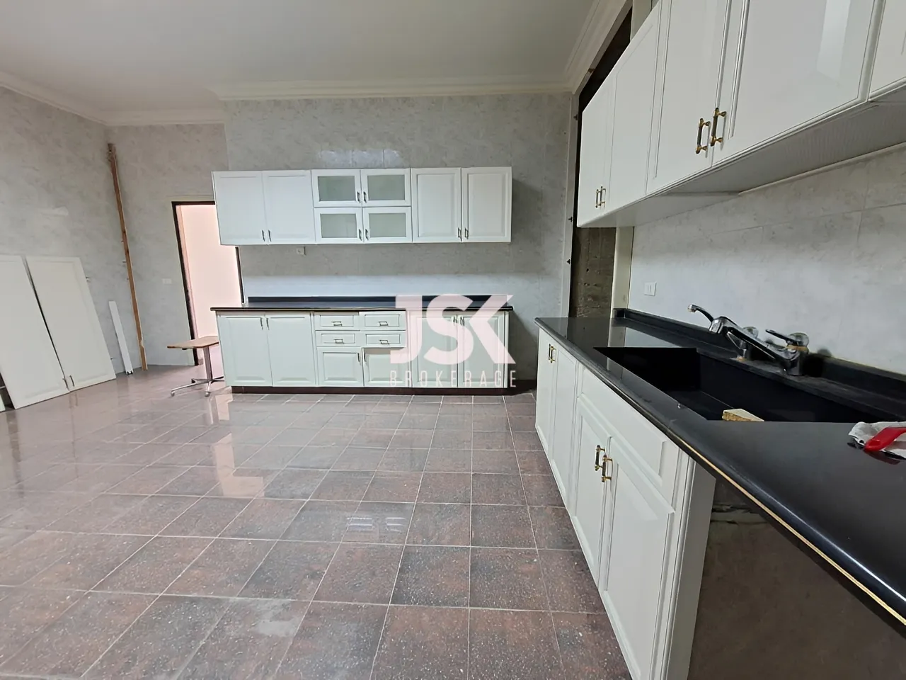 Apartment for Rent in Qlayaat