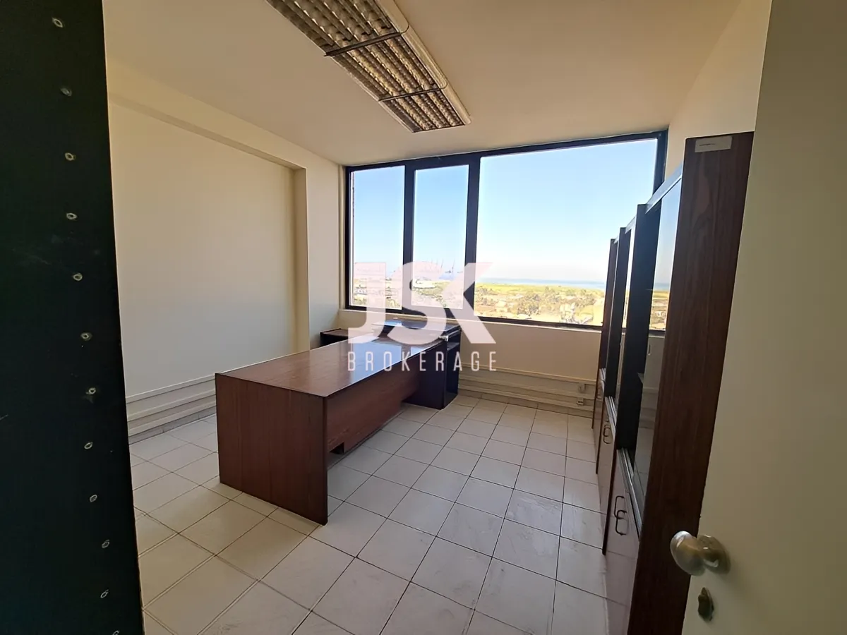 Office for rent in Daoura