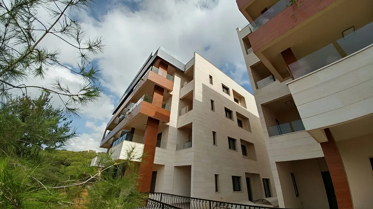 Apartment for Sale in Ballouneh