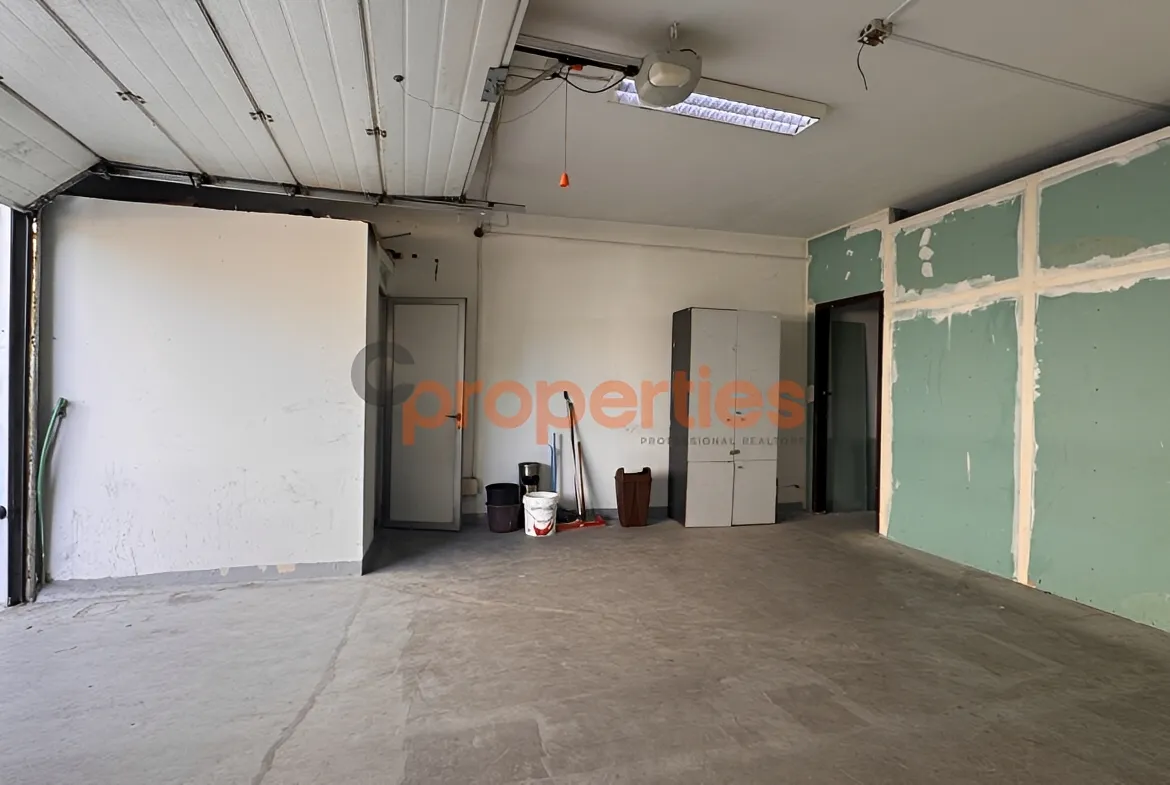 Warehouse for Rent in Aaoukar