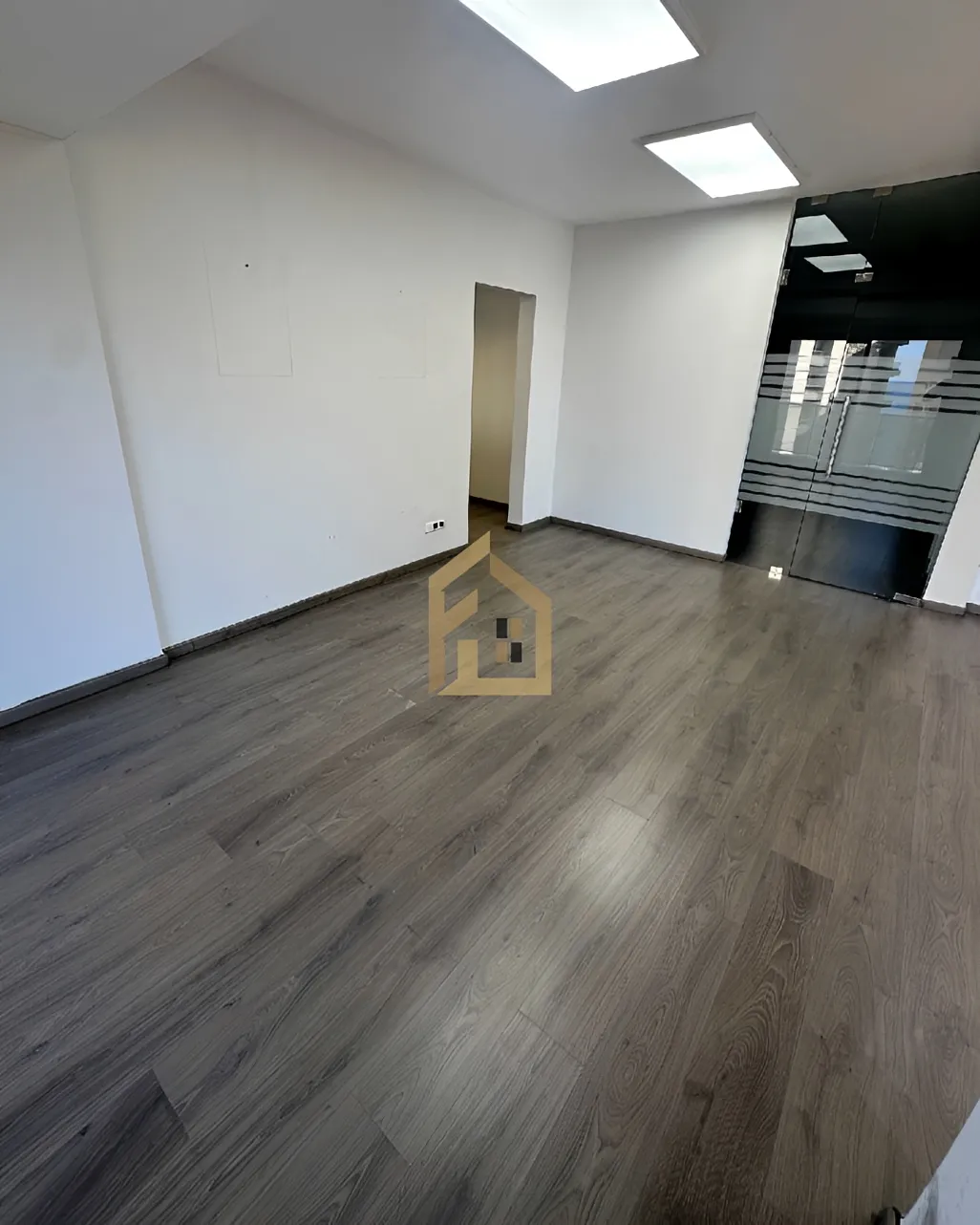 Office for rent in Ain El Mraiseh, Bayrut, Lebanon