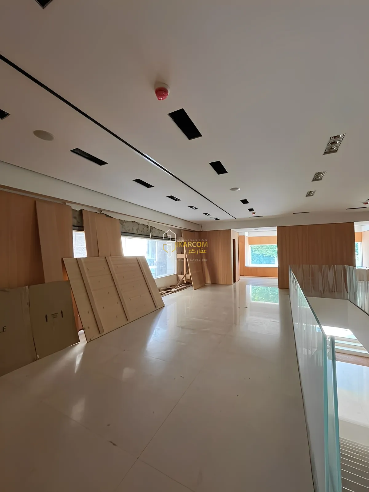 Shop For Rent in DownTown