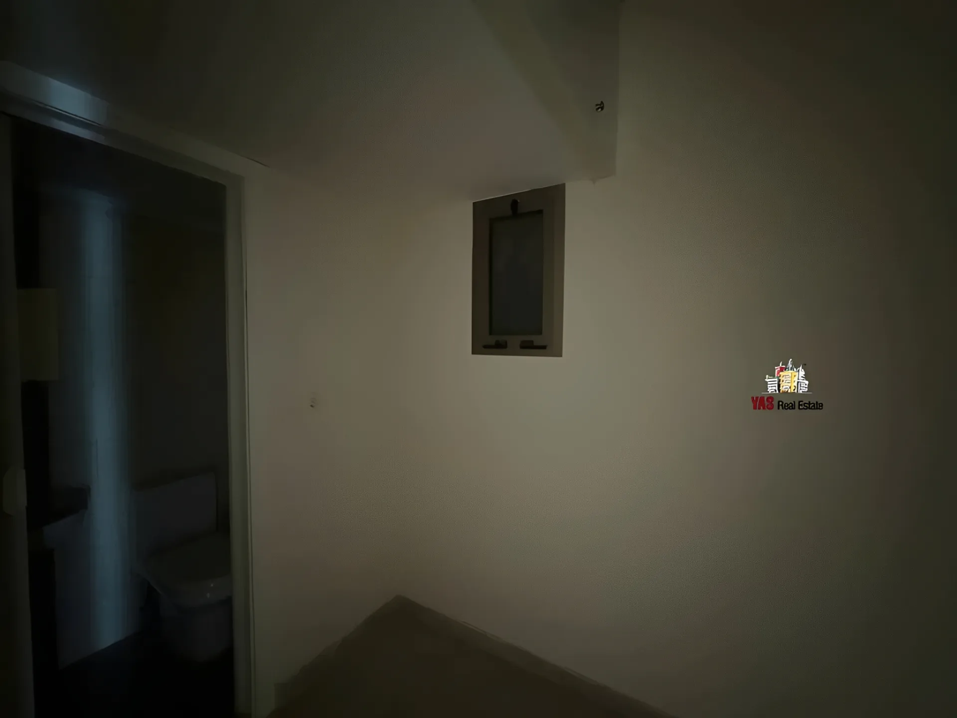 Apartment for Sale in Ballouneh - 3 bed, 4 bath