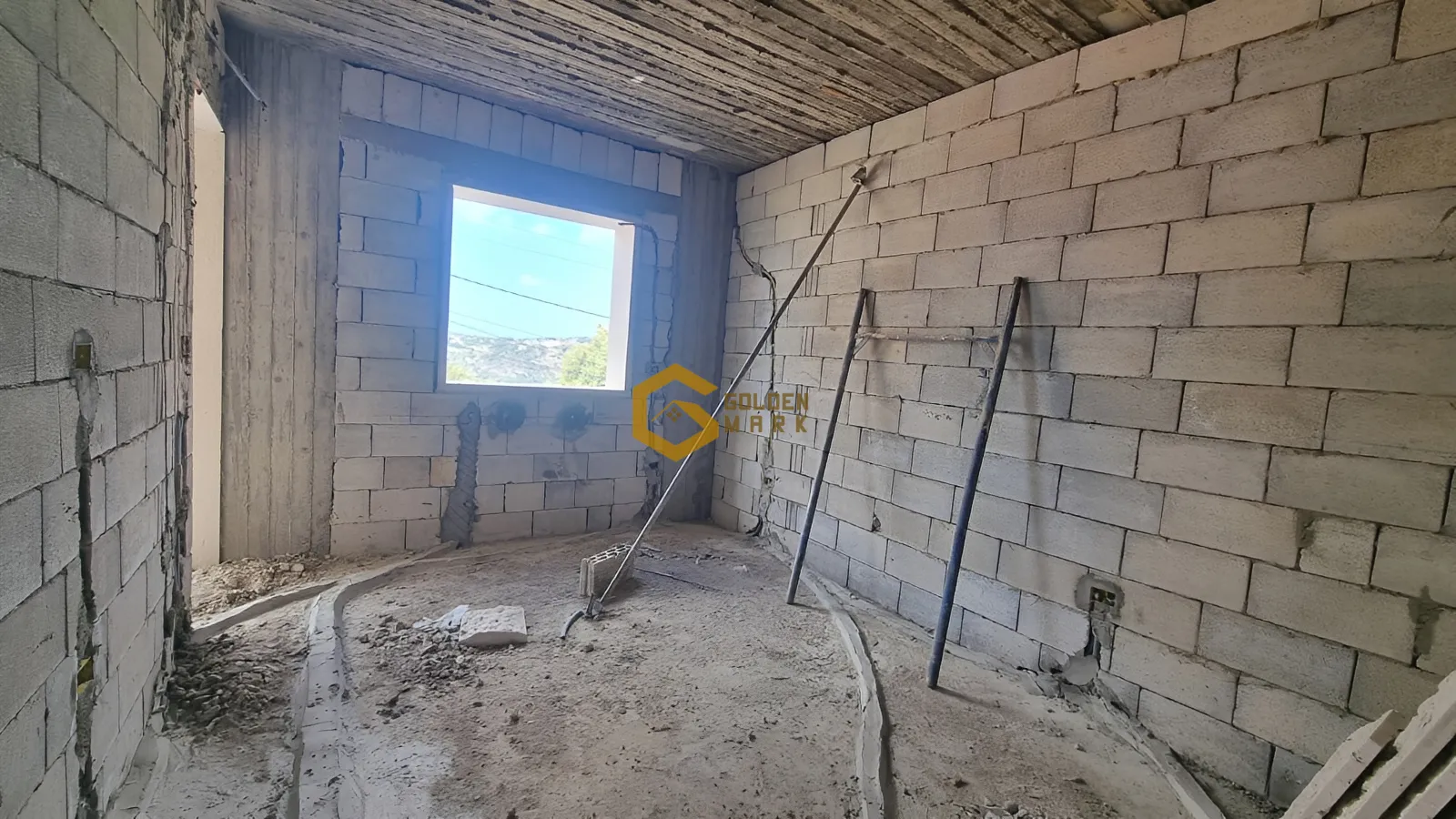 Apartment for Sale in Mazraat Yachoua - 3 bed, 3 bath