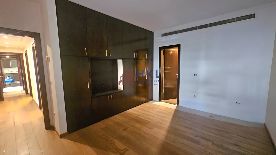 Apartment for rent in Clemenceau, Bayrut, Lebanon - 3 bed, 4 bath