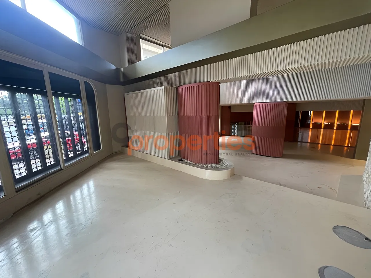 Restaurant for Rent in Saifi Village