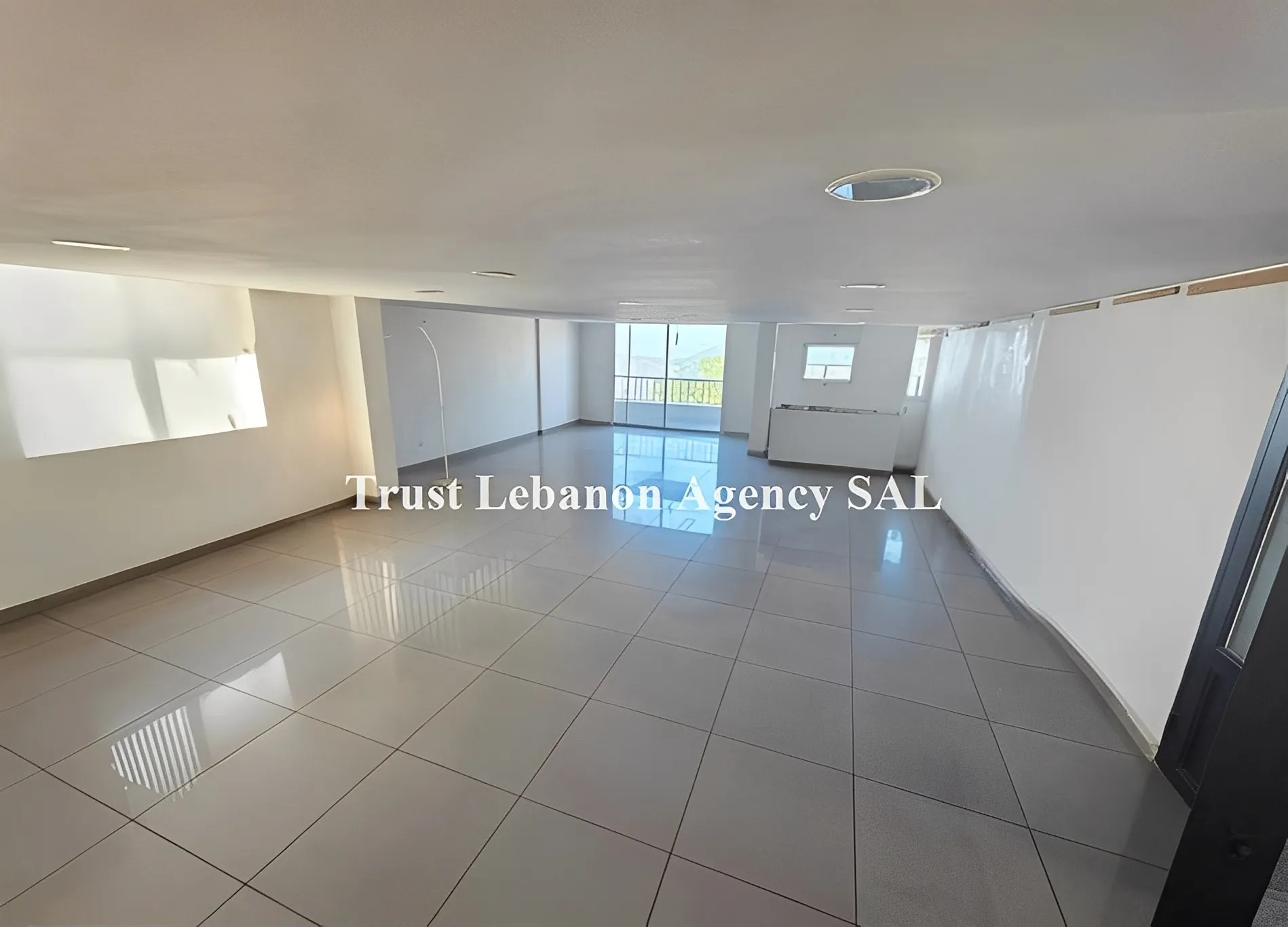 Commercial Property For Rent in Metn, Elyssar