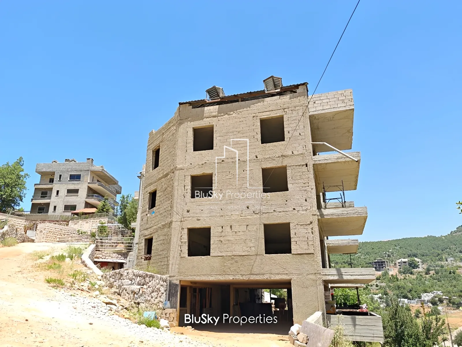 Building for Sale in Bteghrine
