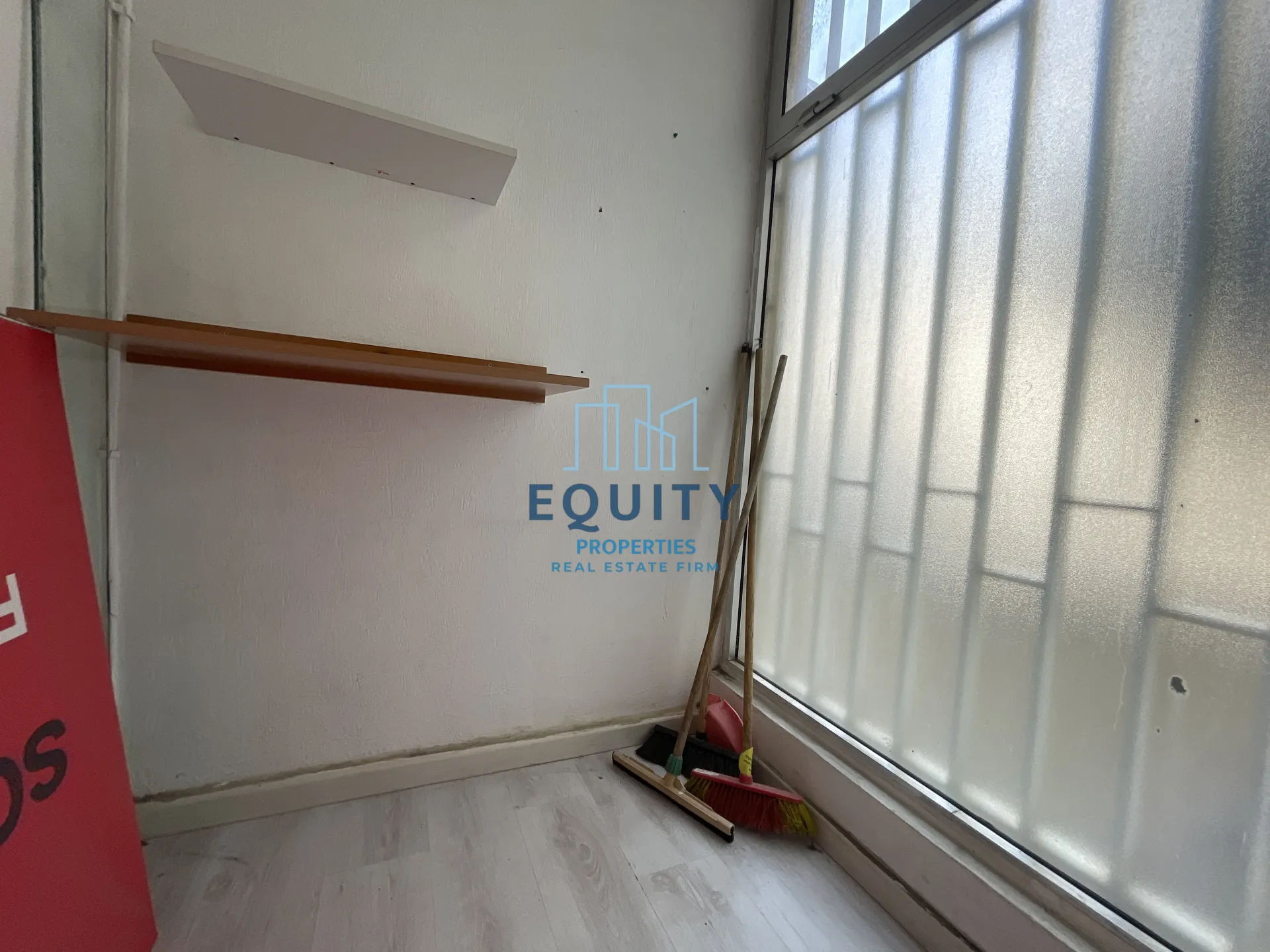 Shop for rent in Adonis
