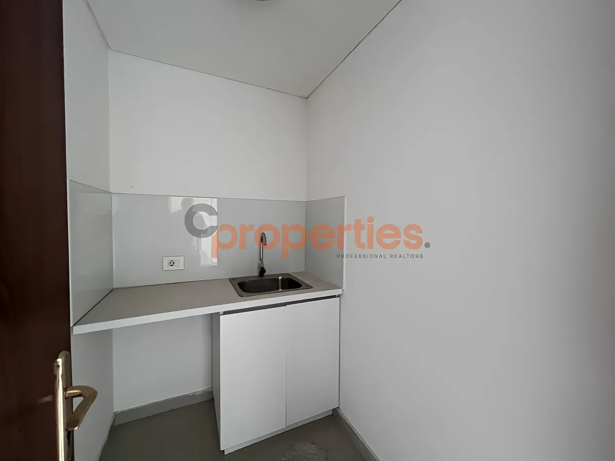 Office for Sale in Dekwaneh