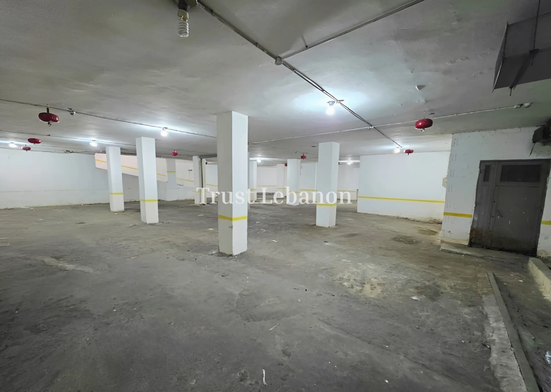 Warehouse for sale in Furn El Chebak