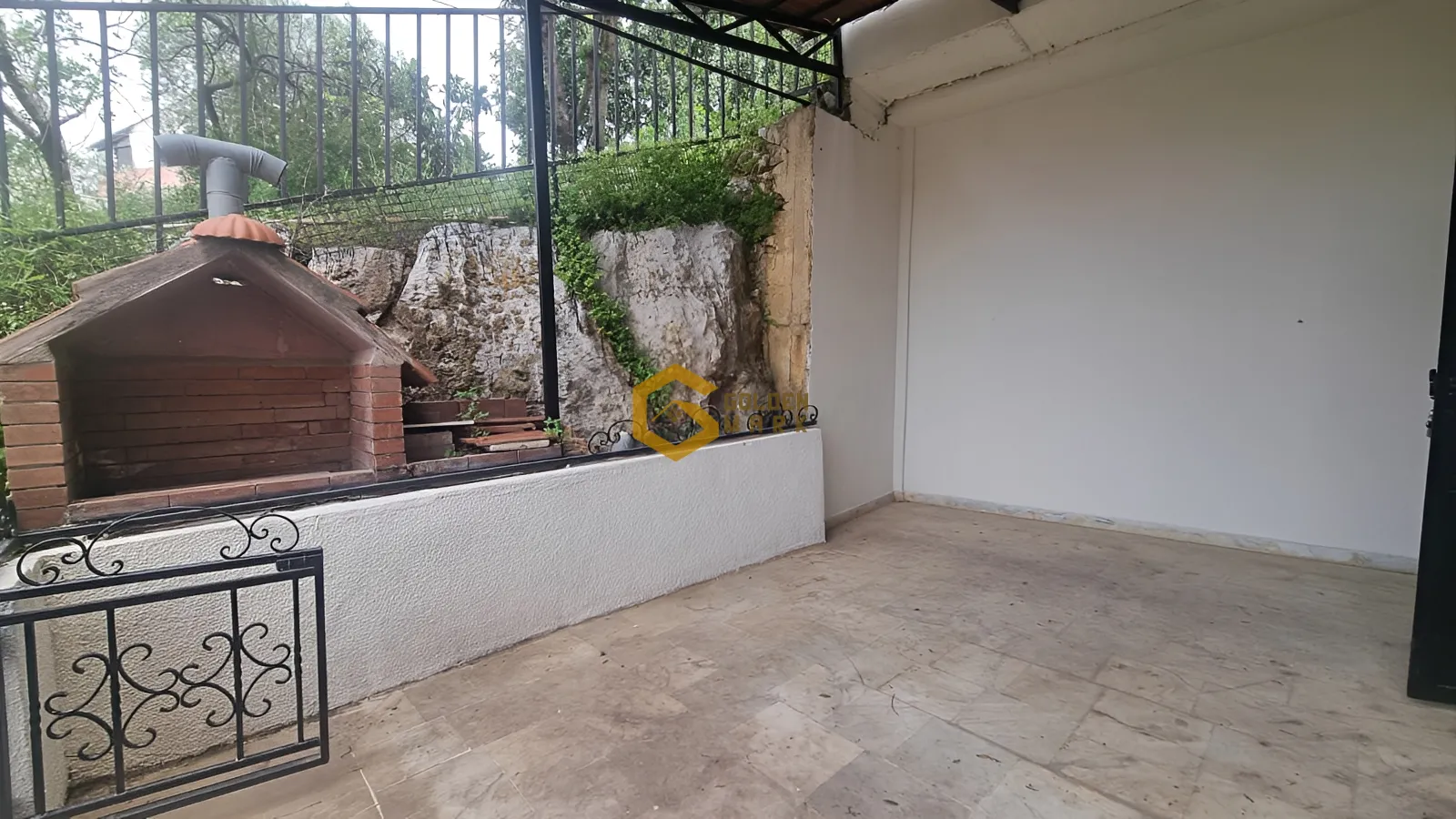 Apartment for Sale in Qornet El Hamra