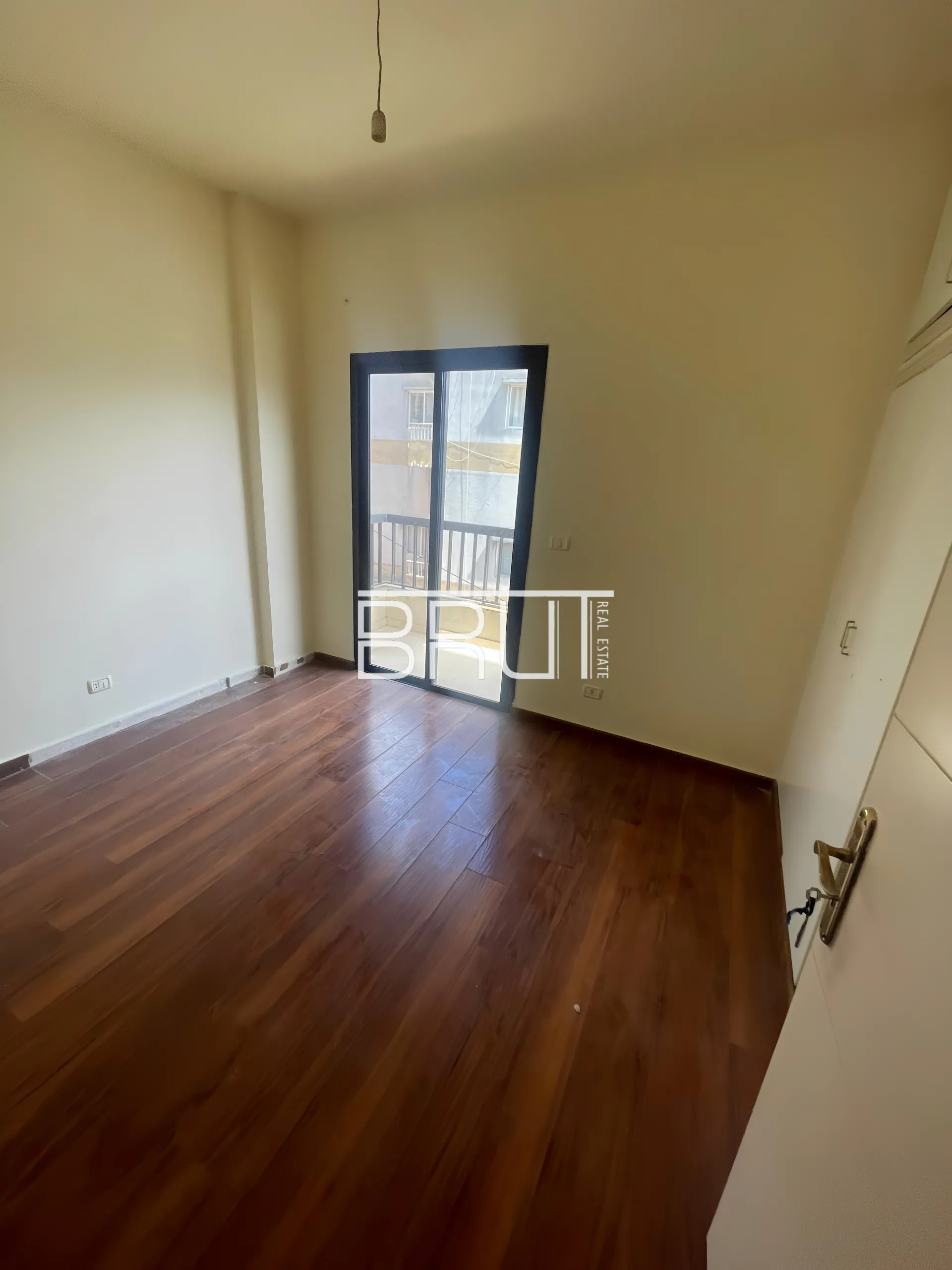 Apartment for Rent in Ballouneh