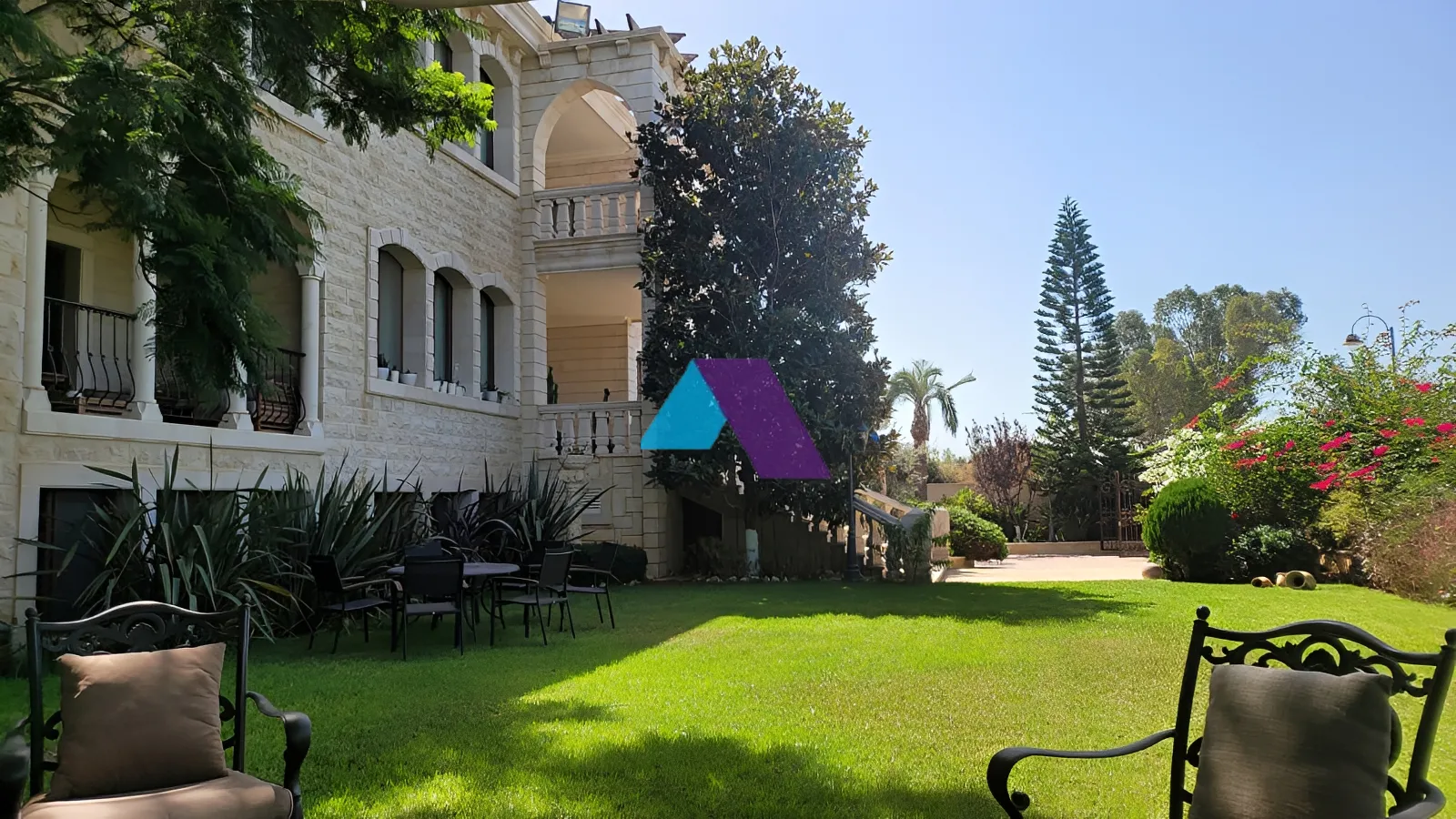 Villa for Sale in Mechref - 6 bed, 5 bath