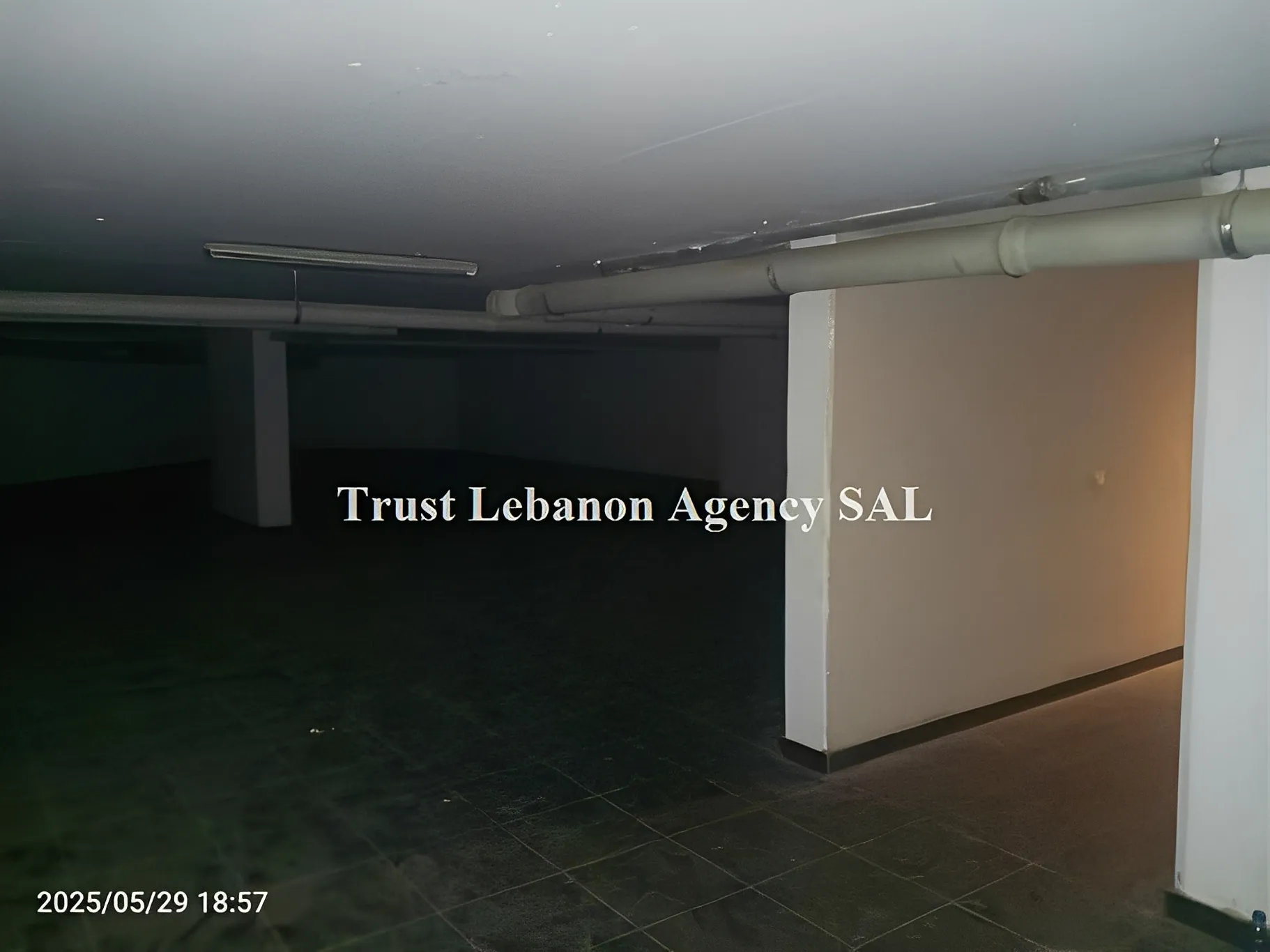 Commercial Property For Rent in Beirut, Ain El Tineh