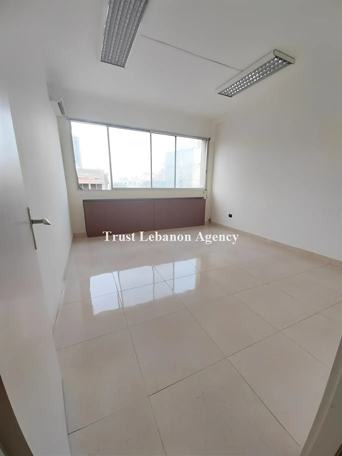 Office for rent in Metn, Horsh Tabet