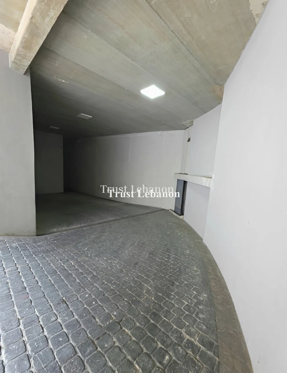 Warehouse for rent in Dbayeh, Lebanon