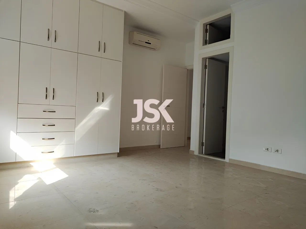 Apartment for Sale in Haret Sakher