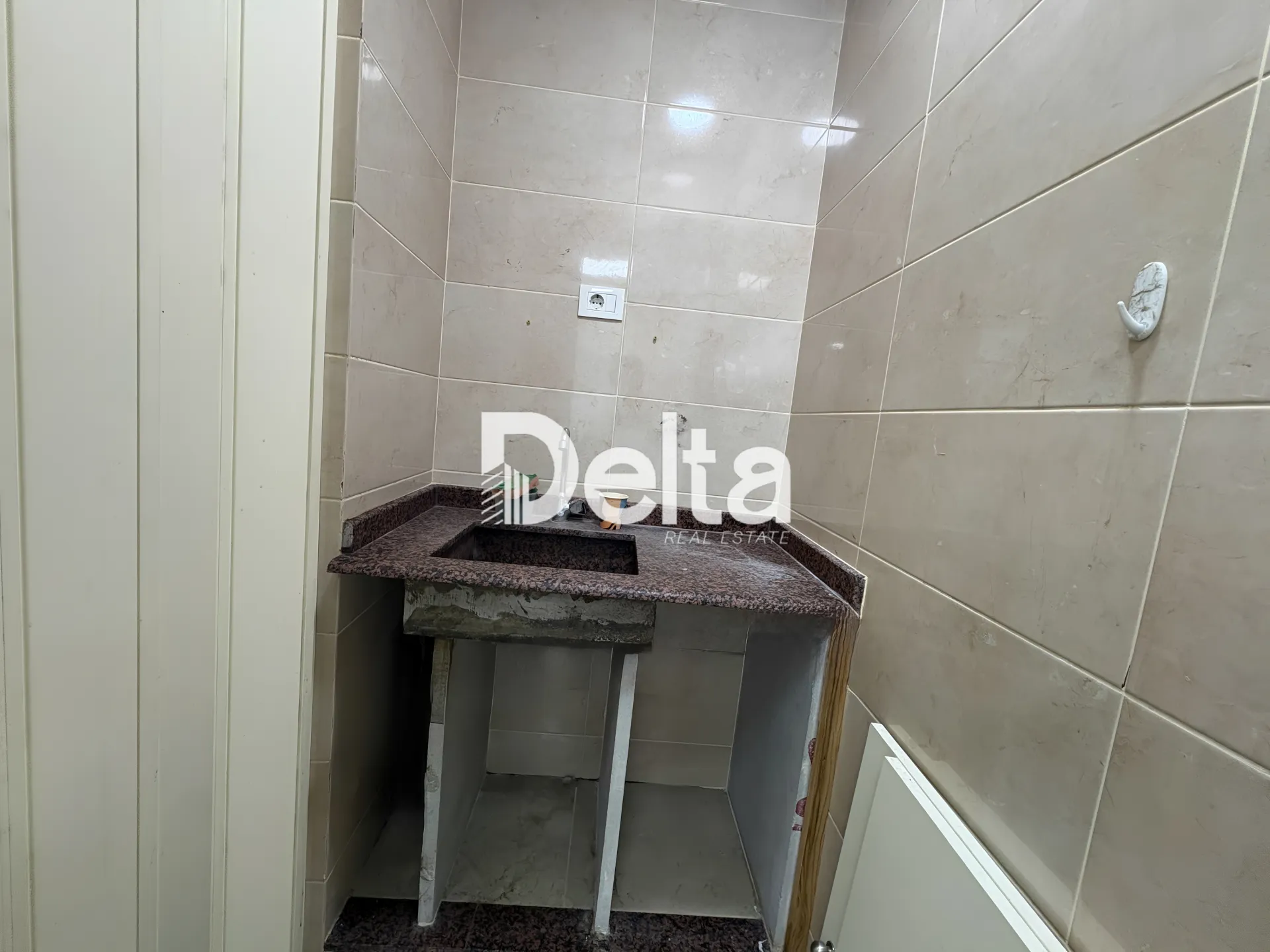 Office for rent in Mar elias, beirut, lebanon