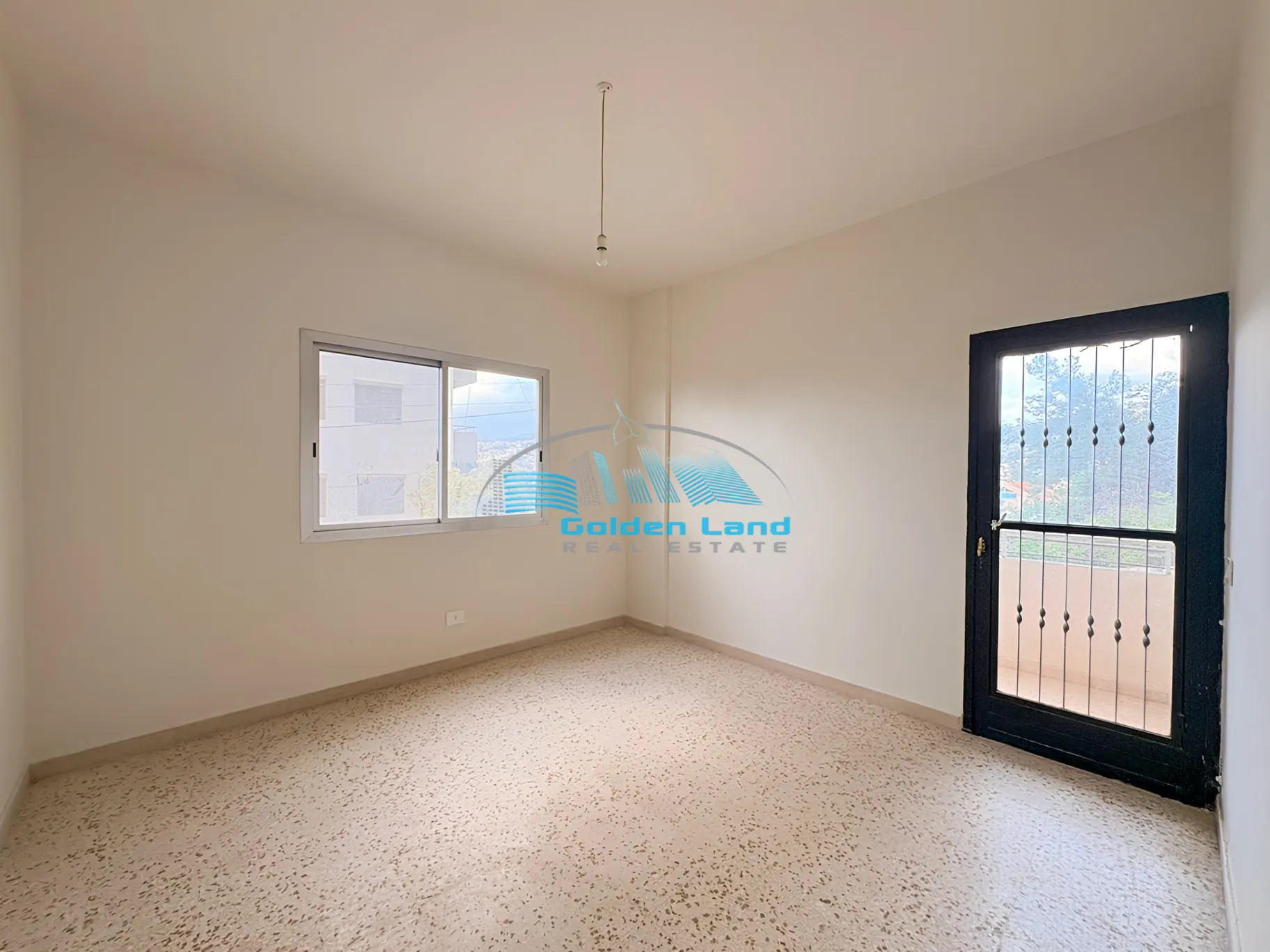 Apartment for sale in Mazraat Yachoua, Lebanon