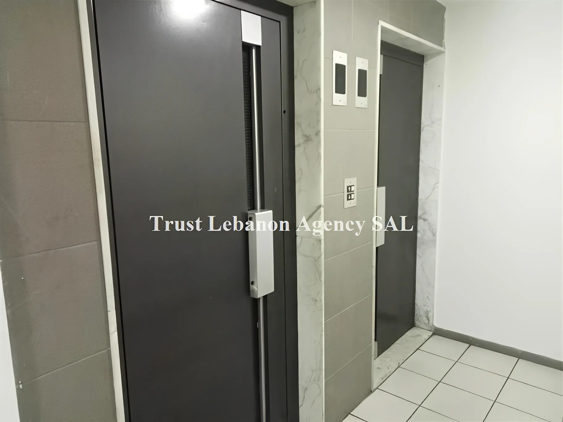 Office for rent in Metn, Sin El Fil