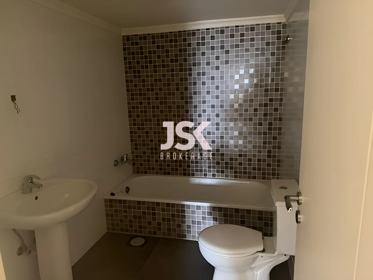 Apartment for Sale in Halat