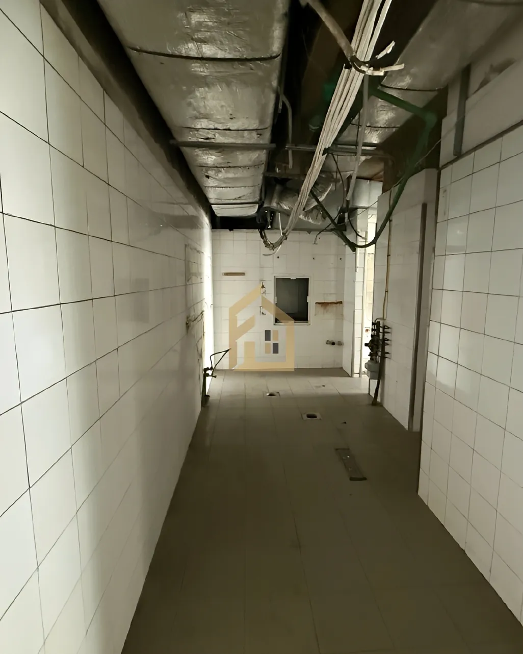 Shop for rent in Raoucheh, Beirut, Lebanon