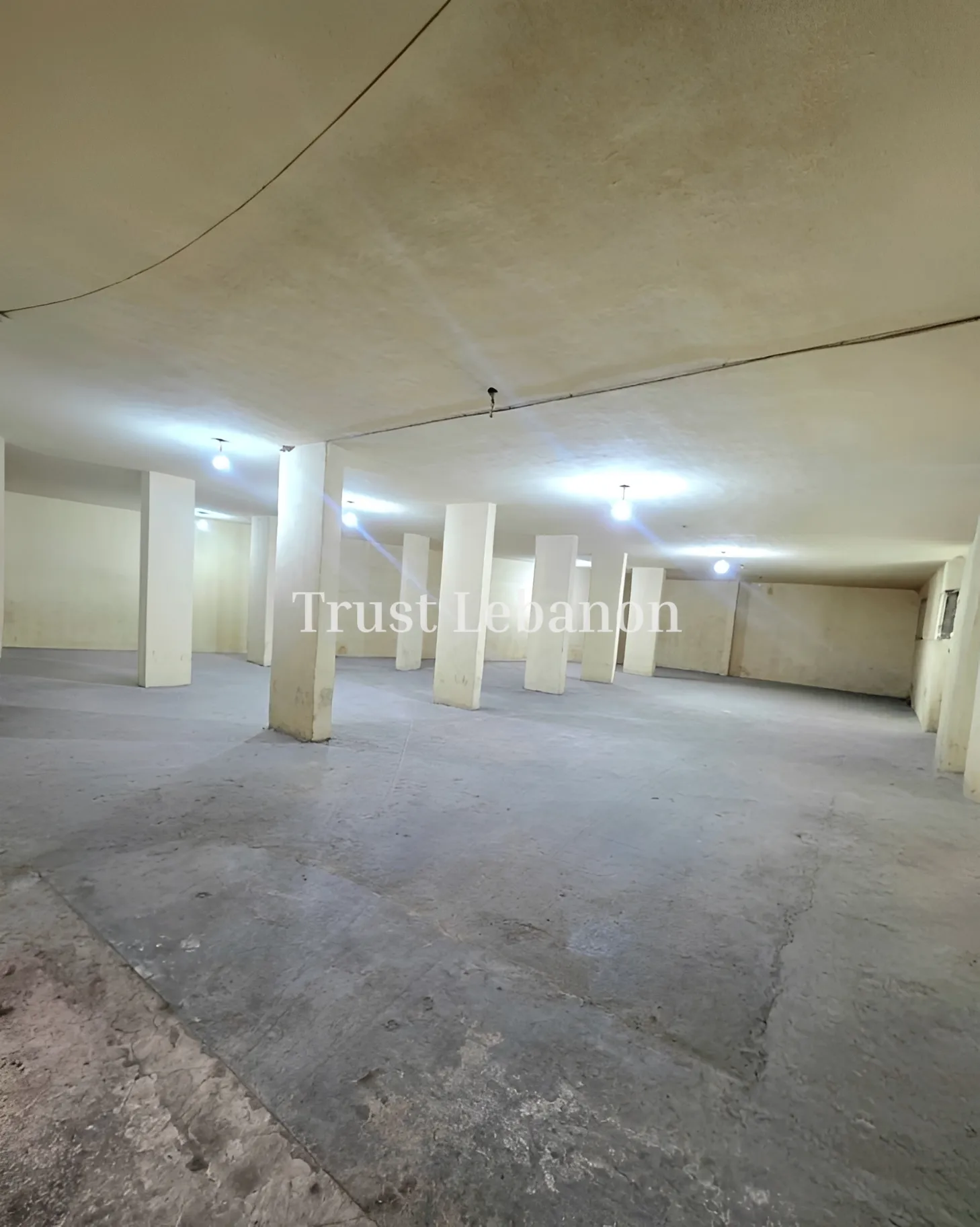 Warehouse for rent in Hazmieh