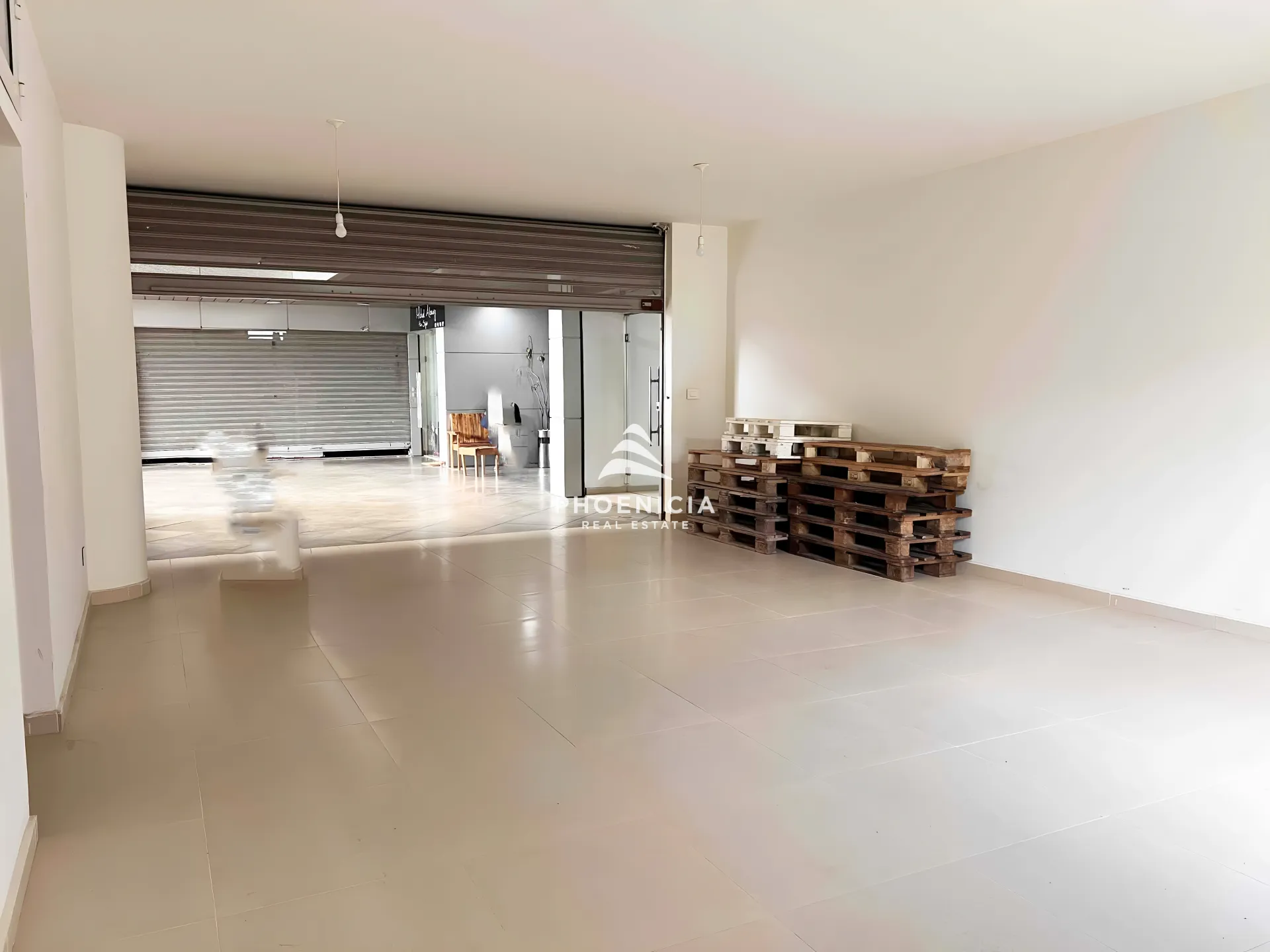 Shop for Sale in Aamchit