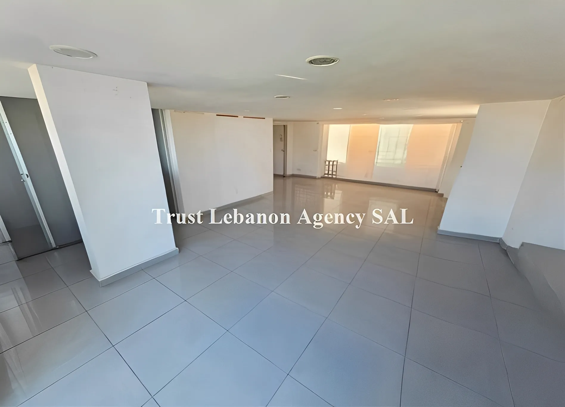 Commercial Property For Rent in Metn, Elyssar