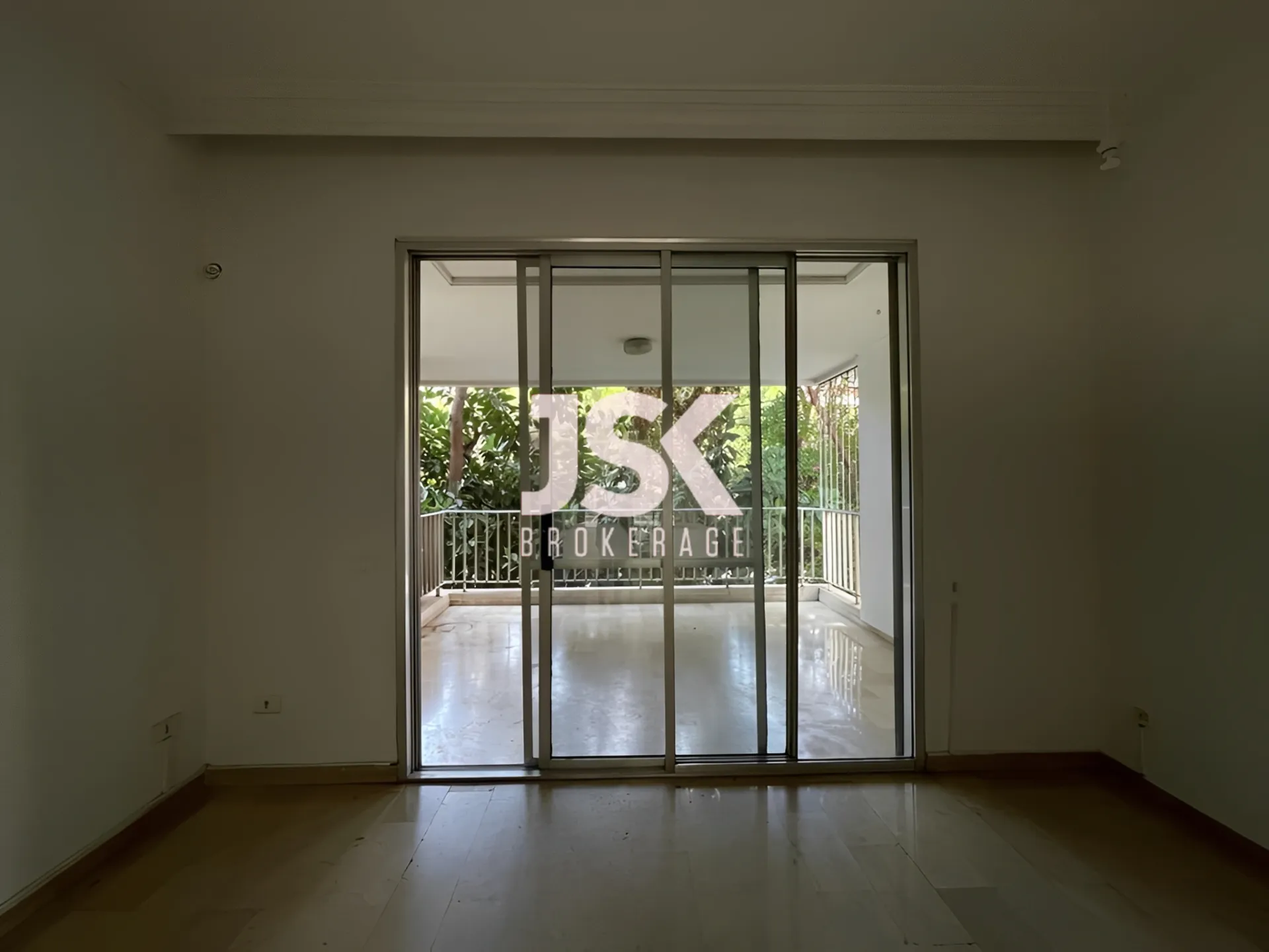 Apartment for Sale in Horch Tabet - 3 bed, 4 bath