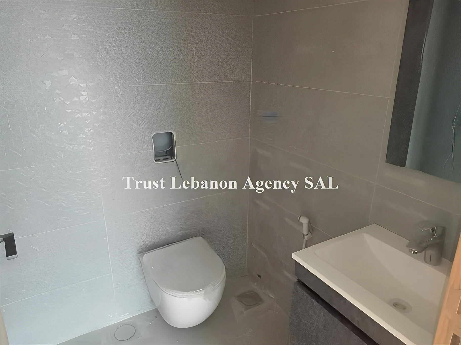 Office for rent in Metn, Sin El Fil