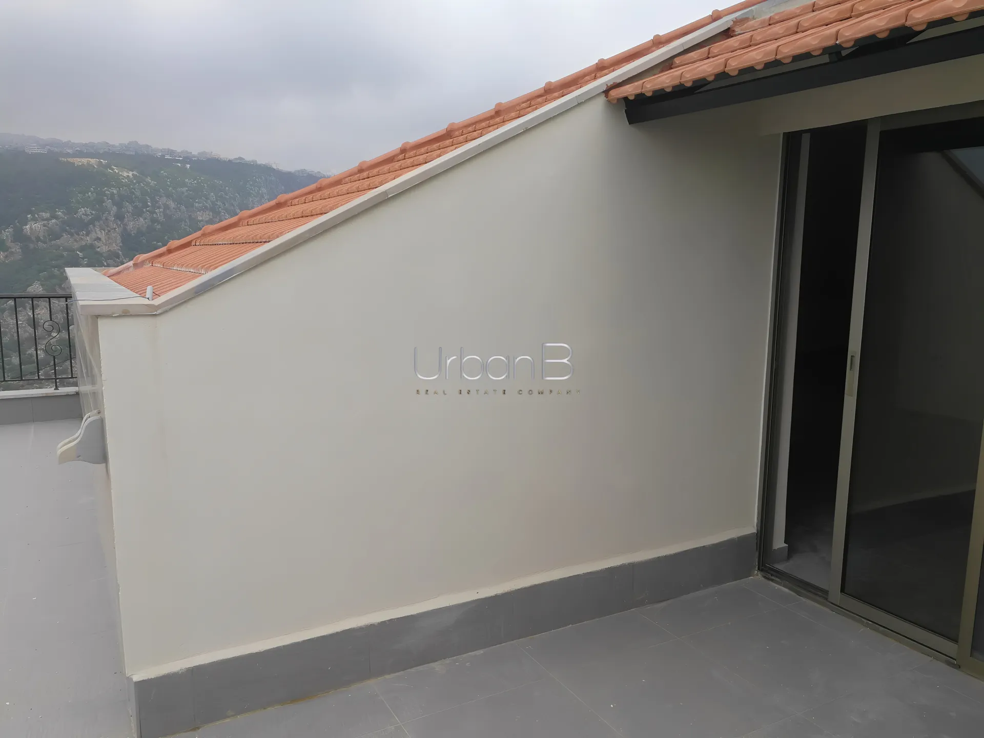 Duplex in Qornet el hamra, lebanon