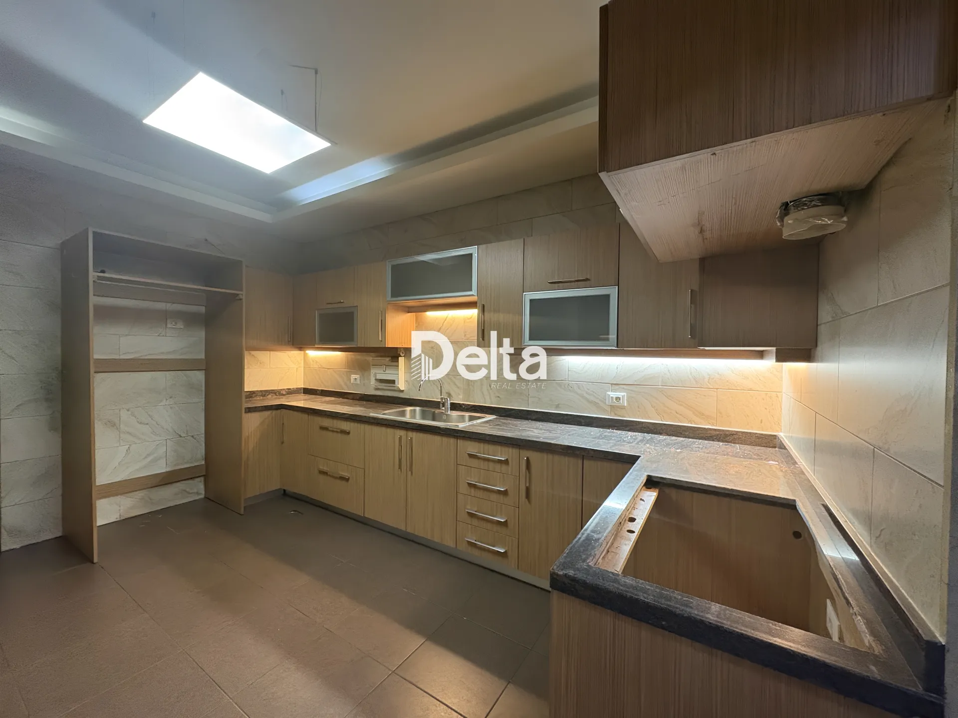 Apartment for rent in Zarif, beirut, lebanon
