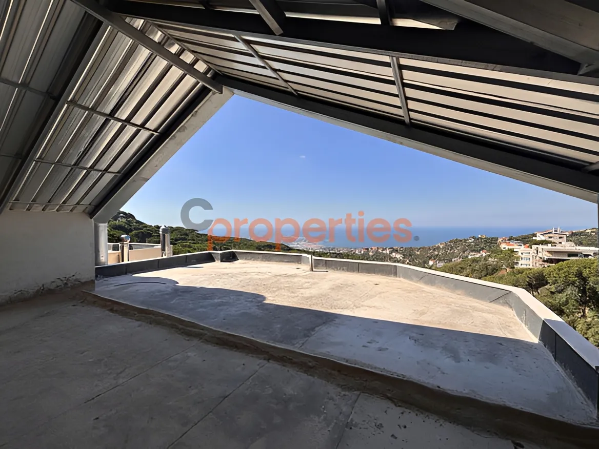 Apartment for Sale in Broummana - 3 bed, 3 bath