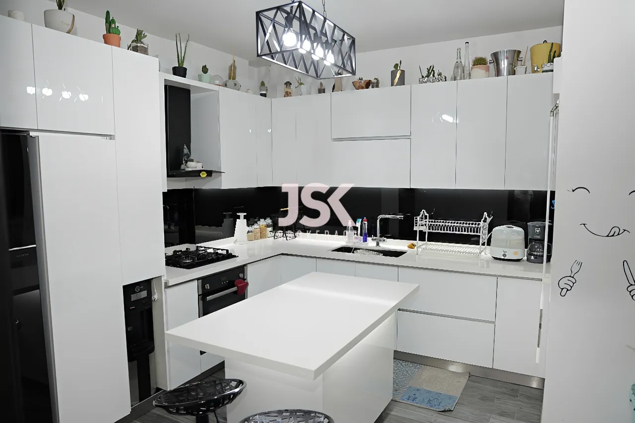 Apartment for Sale in Blat